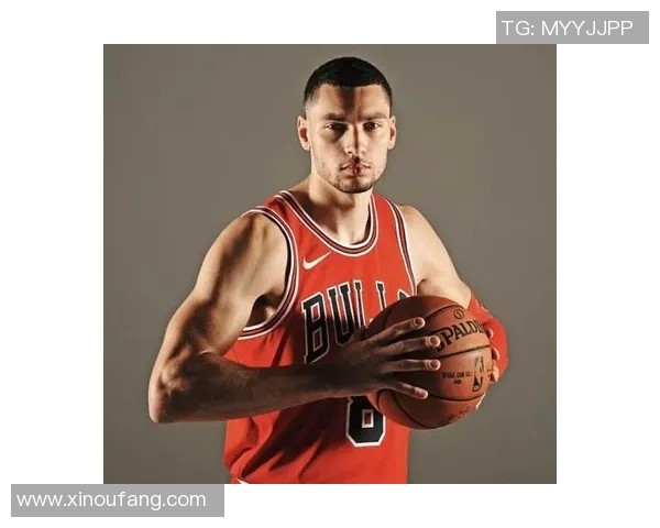 探索足球明星同款鞋子背后的故事与选择技巧,助你成为场上焦点